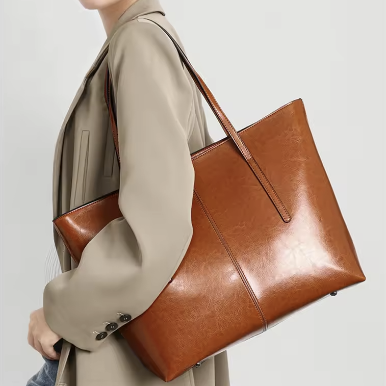 Helena - Bolsa Tote em Couro com Elegância Atemporal