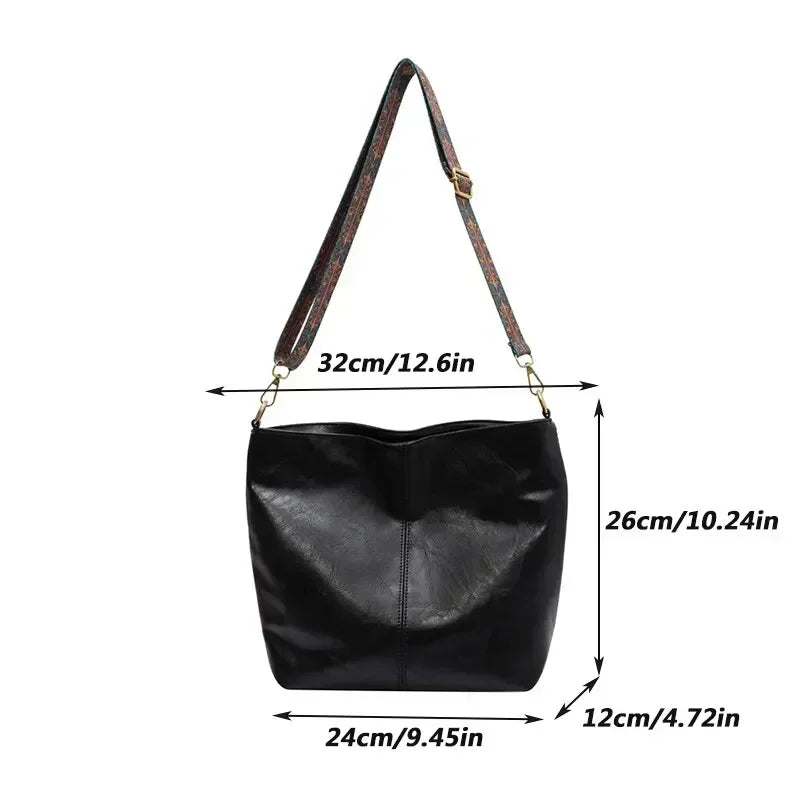 Ayra — Bolsa em Couro Com Alça Boho Chic